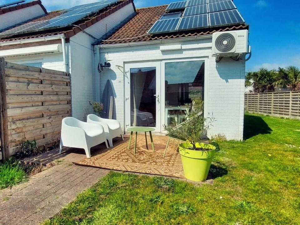 Salty - Vakantiehuisje Op De Grens Van Bredene-De Haan Екстериор снимка